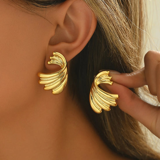 Vintage Gold Color Flower Stud Earrings for Women Fashion Geometric Petals Piercing Earring Trendy Luxury Party Jewelry