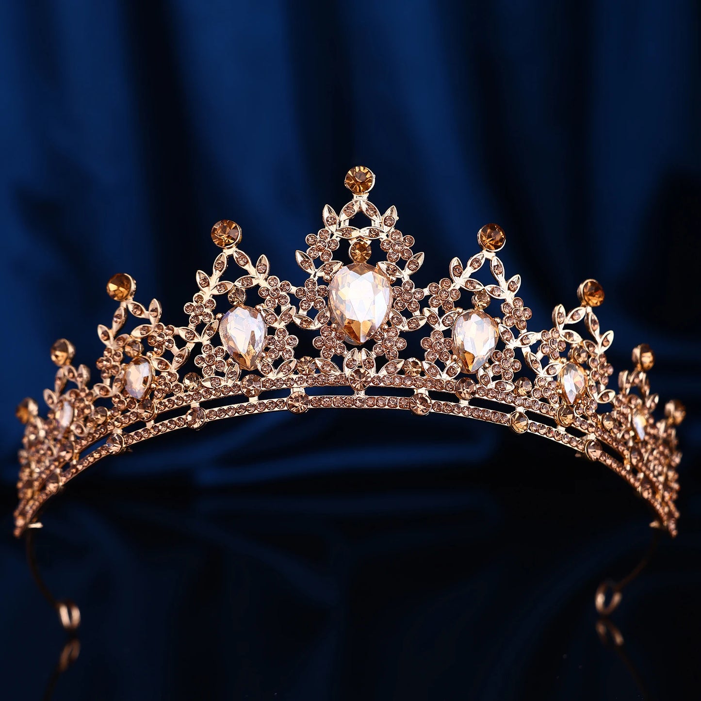 1 piece of retro fashion Baroque hollowed out rhinestone party crown headwear, suitable for birthday parties, Halloween photogra